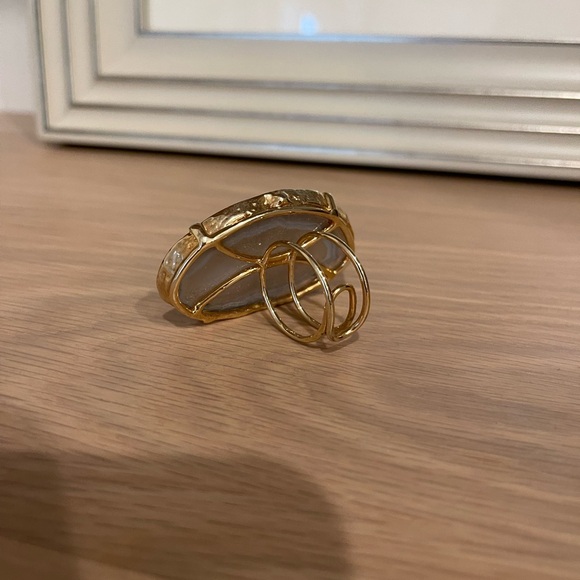 Large Stone Ring - Picture 4 of 4